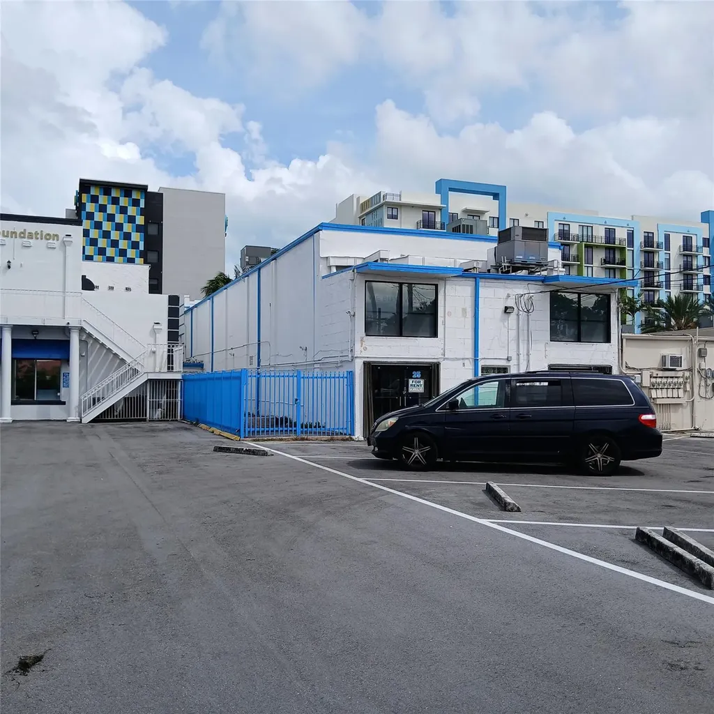 33 N Federal Highway Dania Beach FL 33004