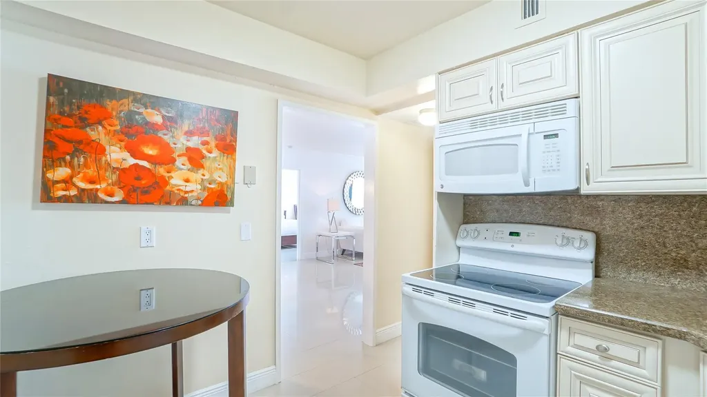 5225 Collins Avenue Miami Beach FL 33140