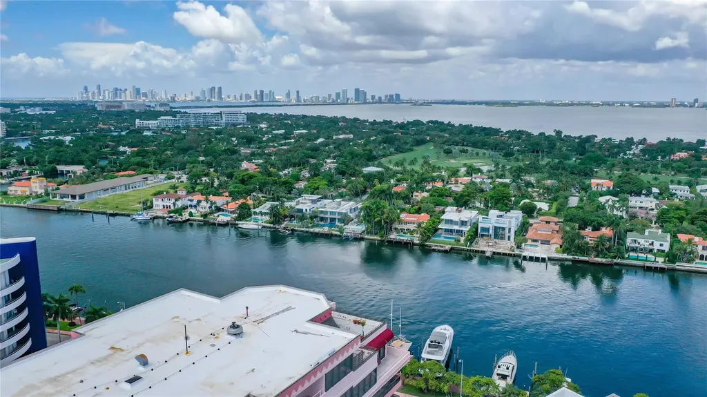 5225 Collins Avenue Miami Beach FL 33140