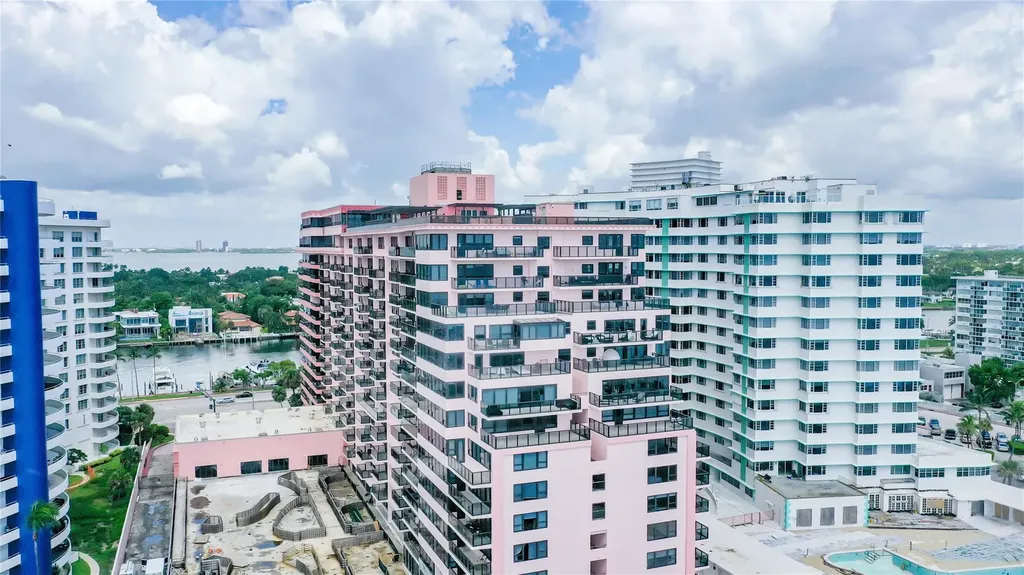 5225 Collins Avenue Miami Beach FL 33140
