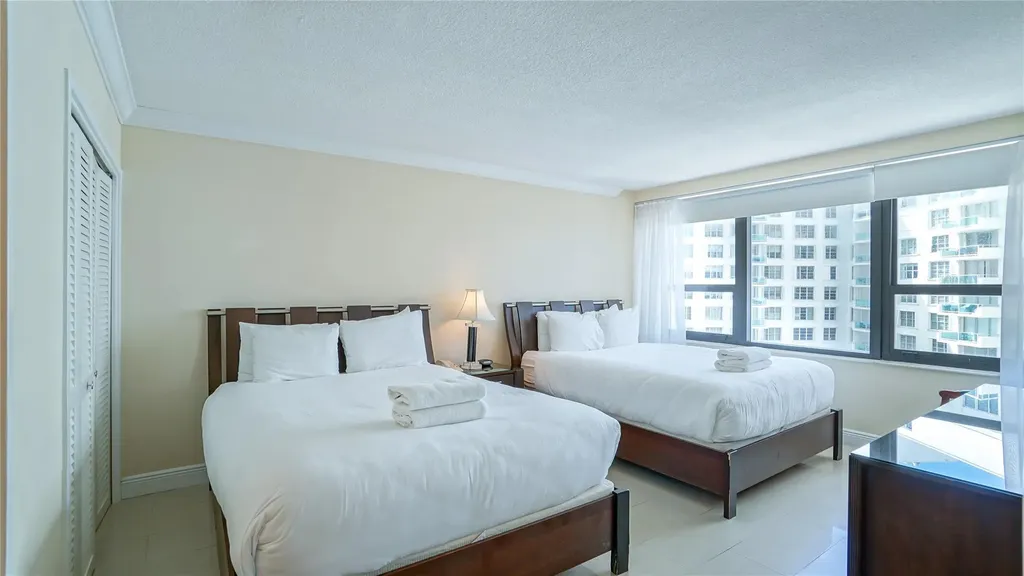 5225 Collins Avenue Miami Beach FL 33140