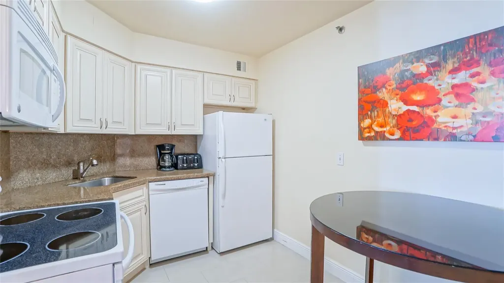 5225 Collins Avenue Miami Beach FL 33140