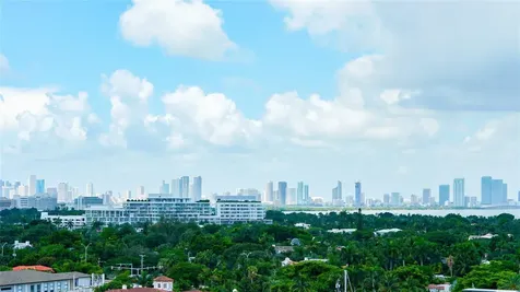 5225 Collins Avenue Miami Beach FL 33140