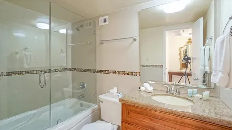 5225 Collins Avenue Miami Beach FL 33140