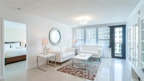 5225 Collins Avenue Miami Beach FL 33140