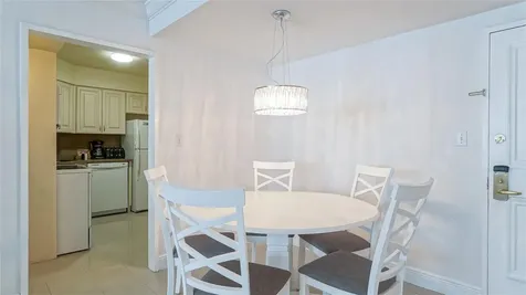 5225 Collins Avenue Miami Beach FL 33140