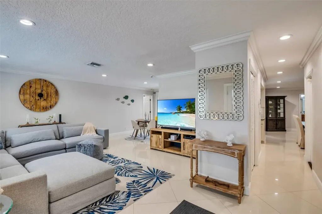 2750 SE 4th Street Pompano Beach FL 33062