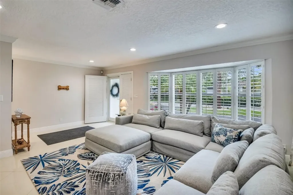 2750 SE 4th Street Pompano Beach FL 33062