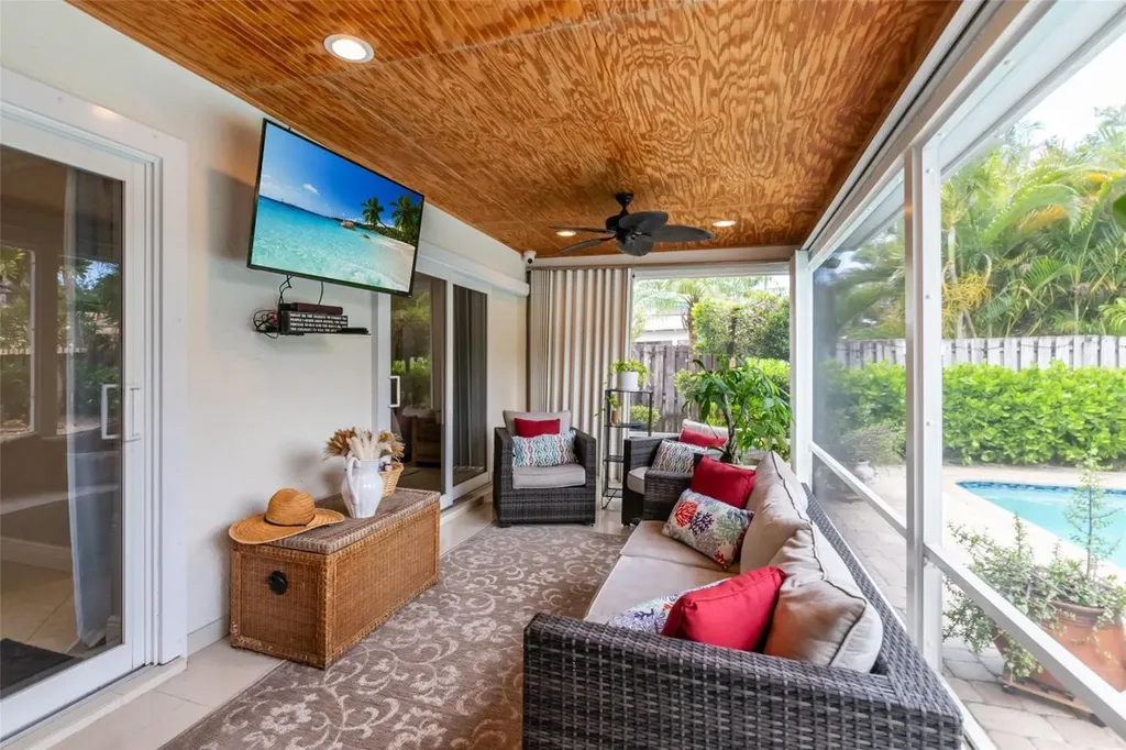 2750 SE 4th Street Pompano Beach FL 33062