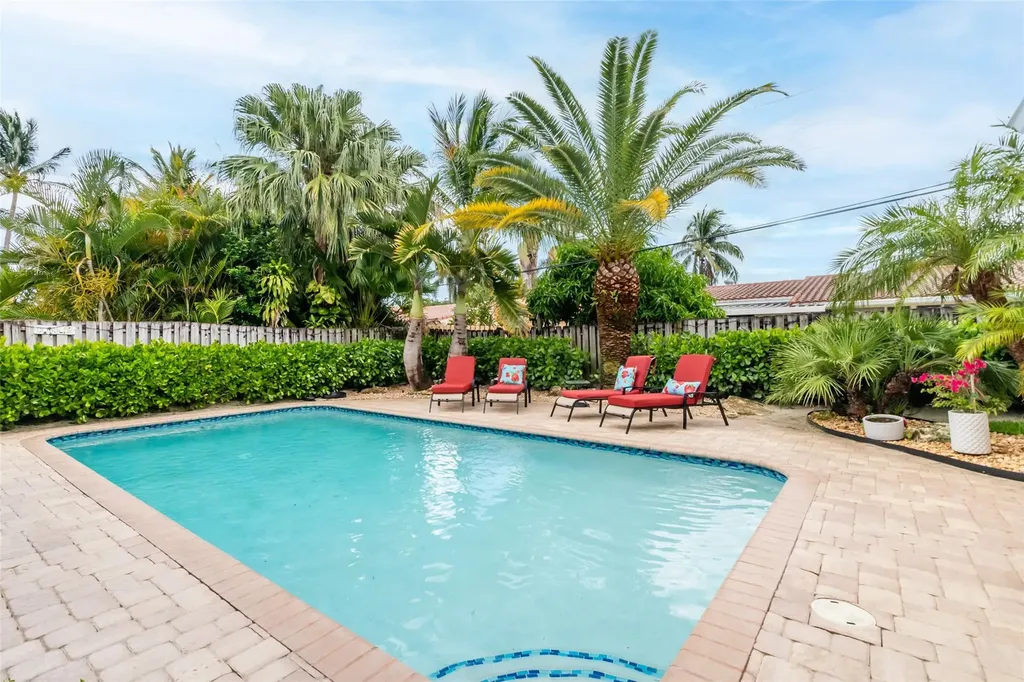 2750 SE 4th Street Pompano Beach FL 33062