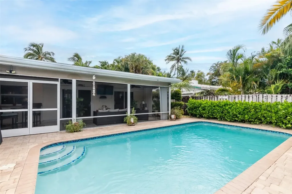 2750 SE 4th Street Pompano Beach FL 33062