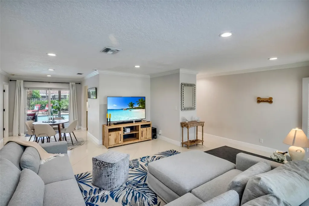 2750 SE 4th Street Pompano Beach FL 33062