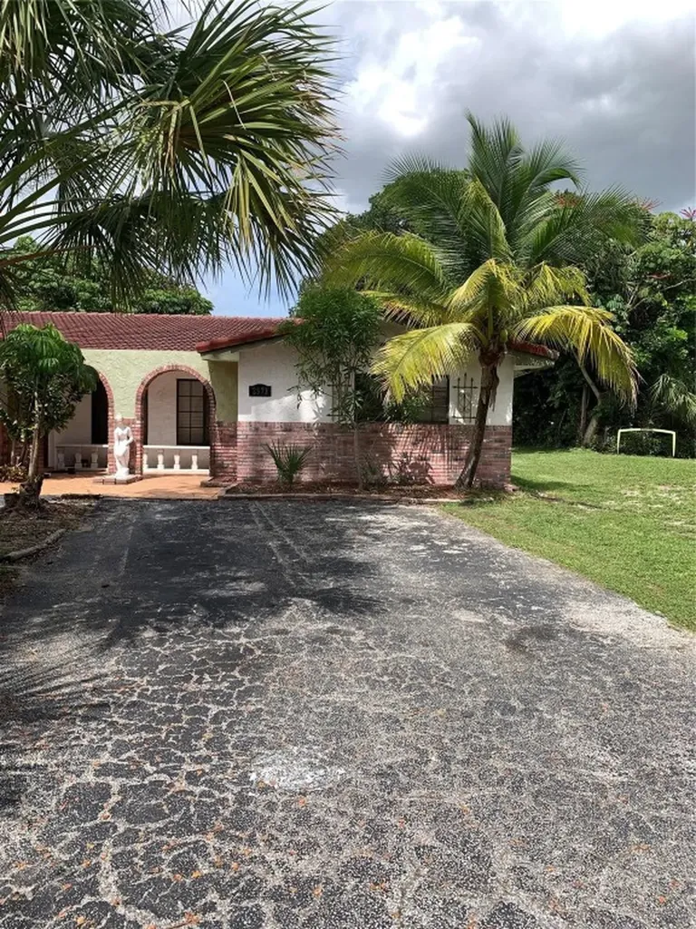 2573 NW 82nd Terrace Coral Springs FL 33065