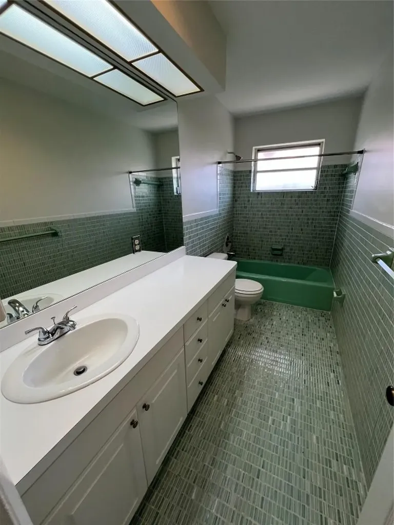 4800 NE 21st Avenue Fort Lauderdale FL 33308