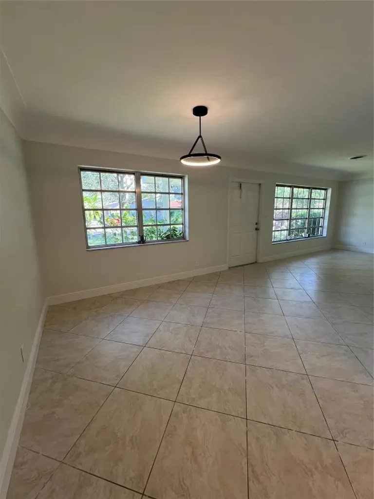 4800 NE 21st Avenue Fort Lauderdale FL 33308