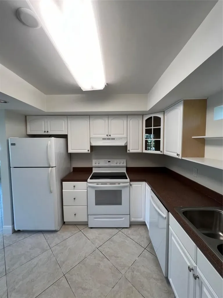 4800 NE 21st Avenue Fort Lauderdale FL 33308