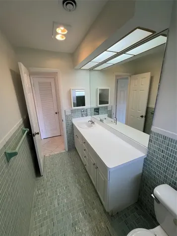 4800 NE 21st Avenue Fort Lauderdale FL 33308