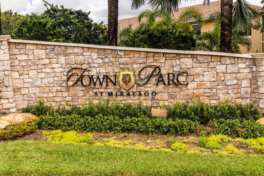 8455 Lakeview Trail Parkland FL 33076