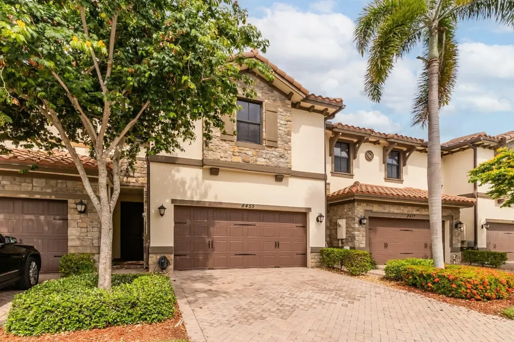 8455 Lakeview Trail Parkland FL 33076