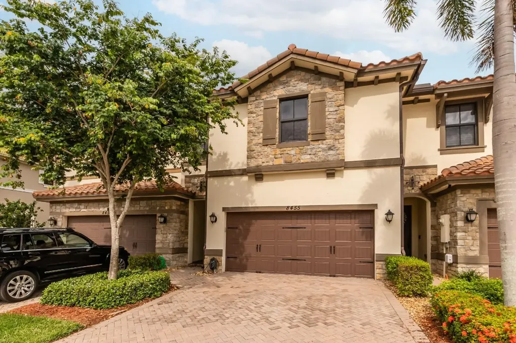 8455 Lakeview Trail Parkland FL 33076