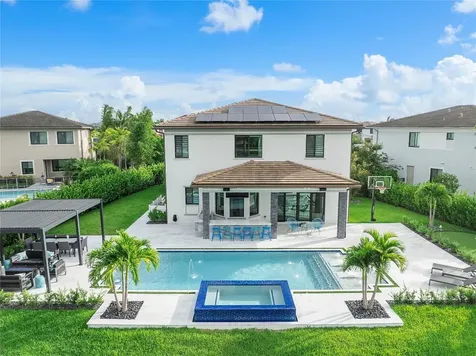 10617 N Lago Vista Circle Parkland FL 33076