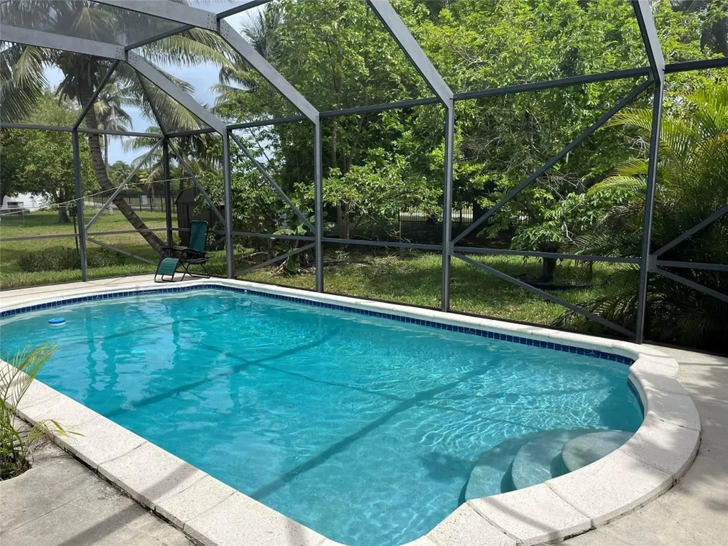 3420 NW 39th Street Lauderdale Lakes FL 33309