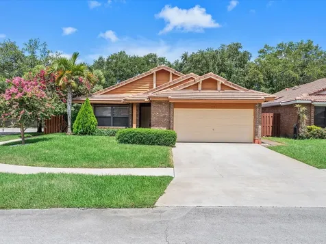 3445 E Point Drive Hollywood FL 33026