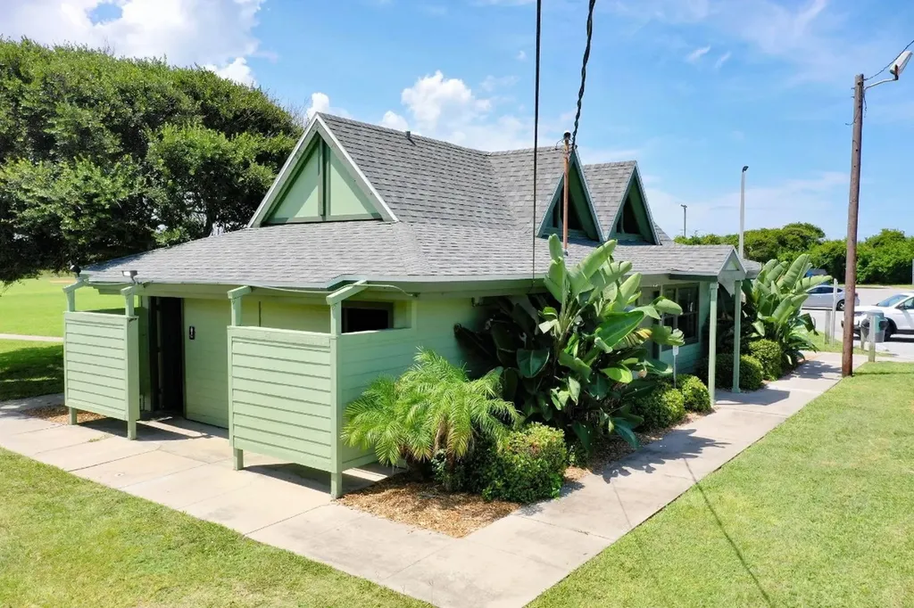120 Via Madrid Ormond Beach FL 32176