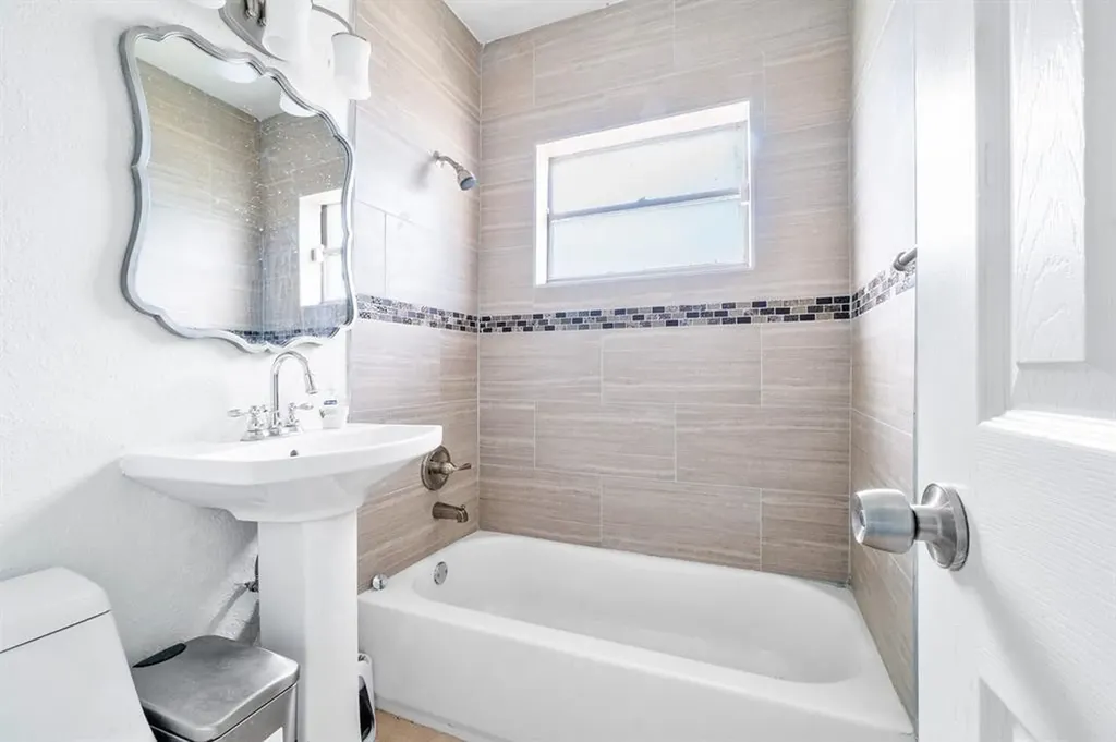 713 NW 14th Terrace Fort Lauderdale FL 33311