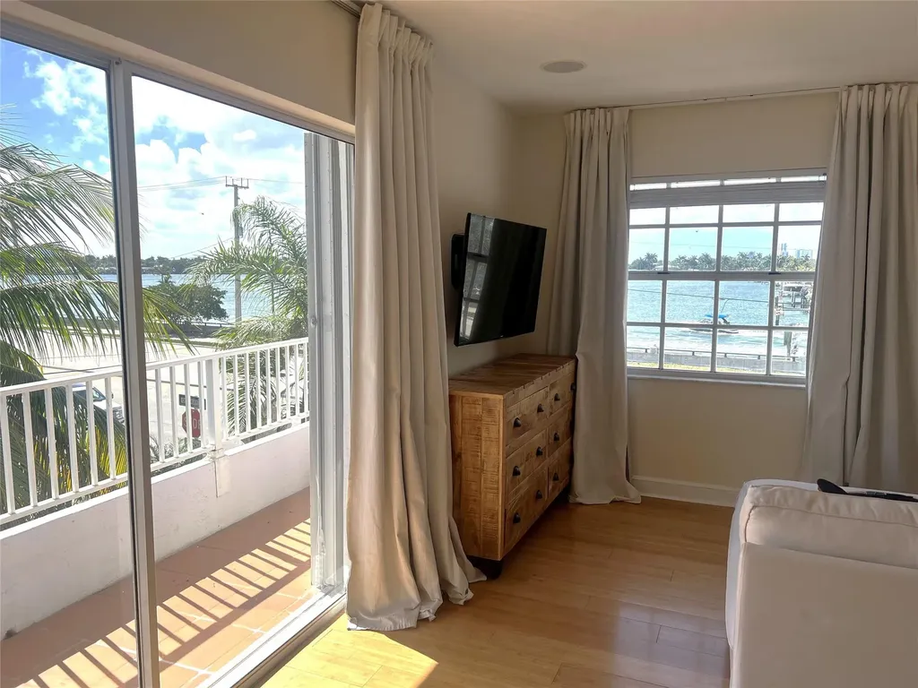355 Virginia Street Hollywood FL 33019