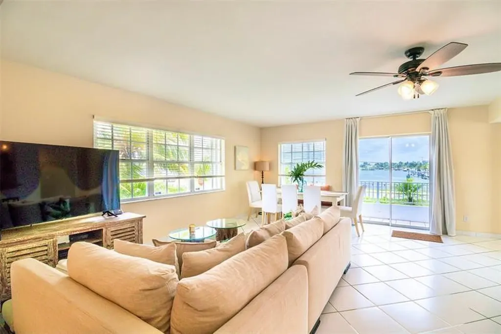 355 Virginia Street Hollywood FL 33019