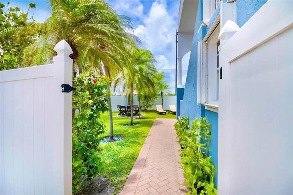 355 Virginia Street Hollywood FL 33019