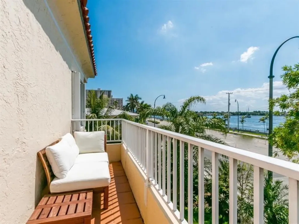 355 Virginia Street Hollywood FL 33019