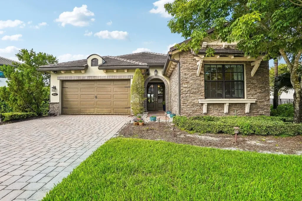 8412 Grand Prix Lane Boynton Beach FL 33472