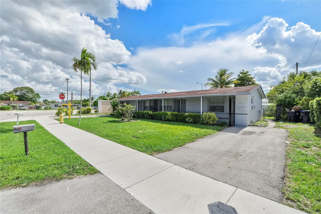 2031 SW 63rd Avenue North Lauderdale FL 33068