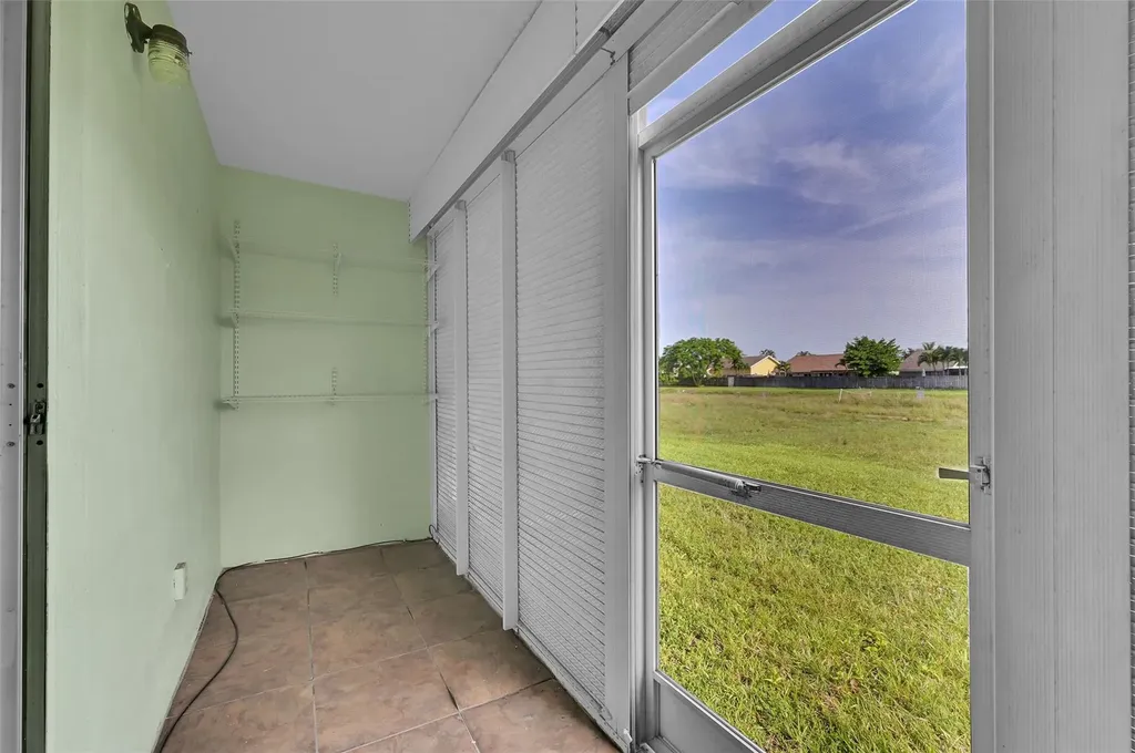9121 Sunrise Lakes Boulevard Sunrise FL 33322