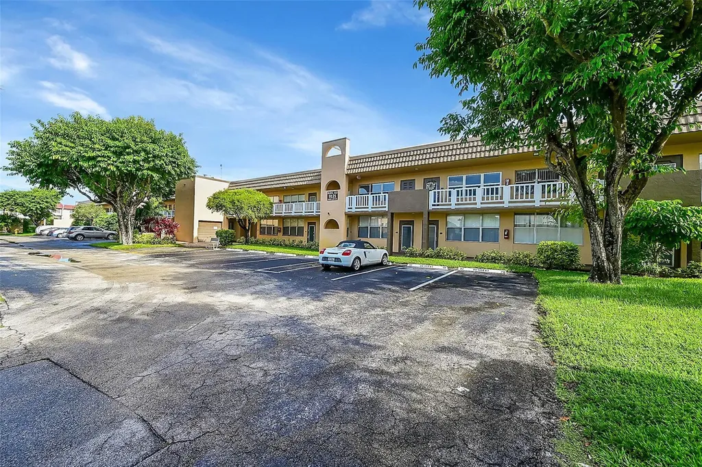 9121 Sunrise Lakes Boulevard Sunrise FL 33322