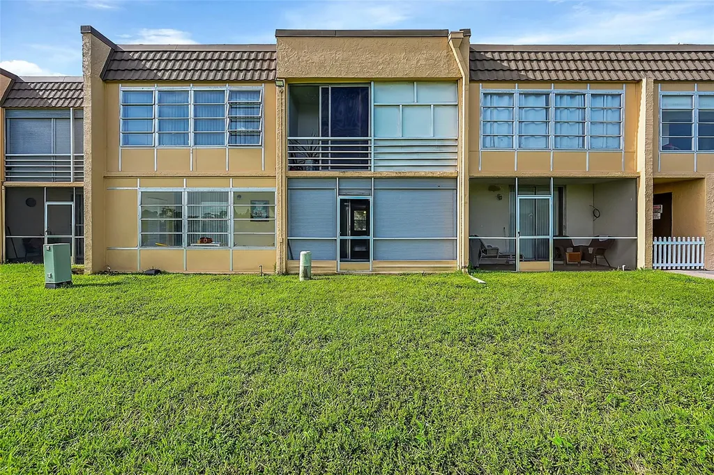 9121 Sunrise Lakes Boulevard Sunrise FL 33322