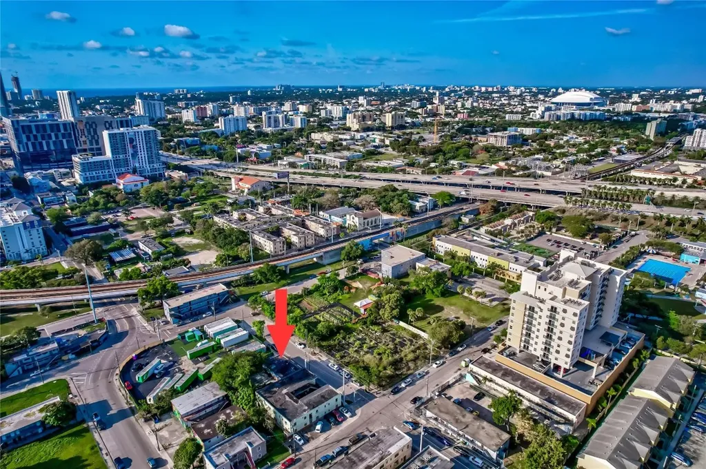 1139 NW 2nd Avenue Miami FL 33136