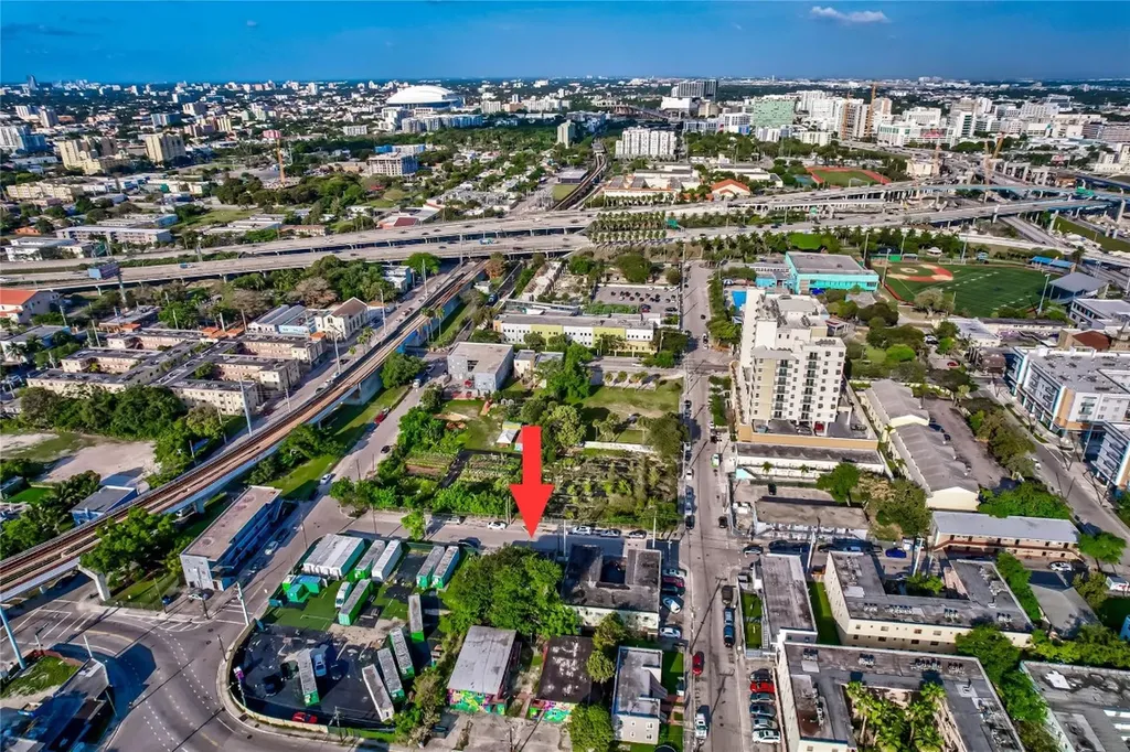 1139 NW 2nd Avenue Miami FL 33136