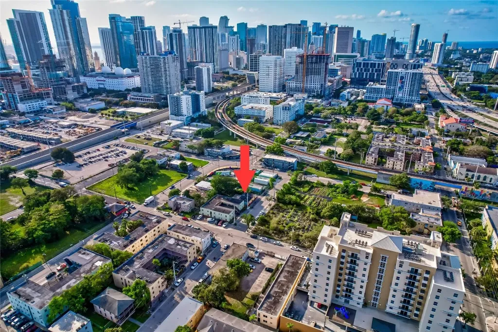 1139 NW 2nd Avenue Miami FL 33136