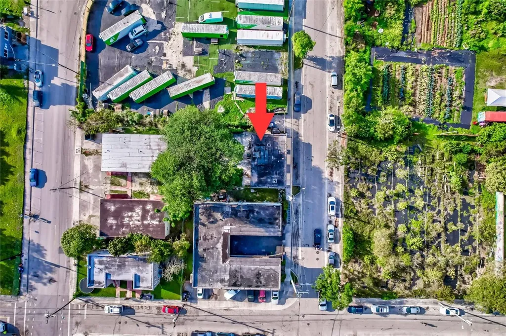 1139 NW 2nd Avenue Miami FL 33136