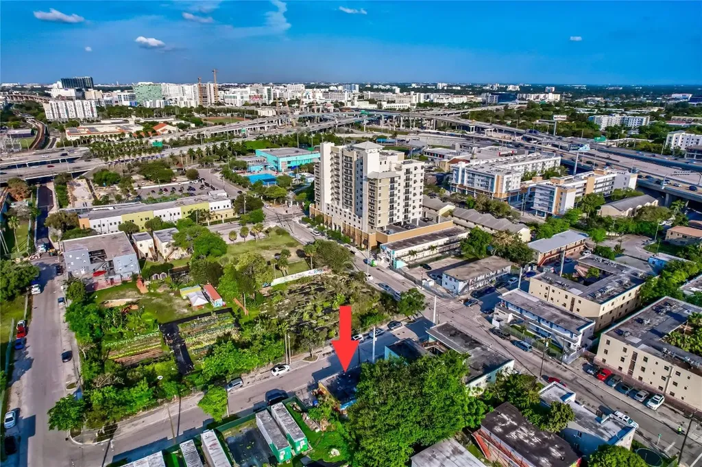 1139 NW 2nd Avenue Miami FL 33136