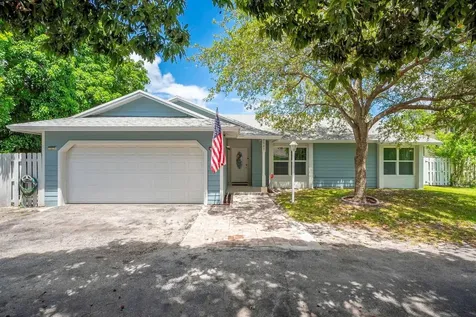 7761 NW 4th Street Plantation FL 33324