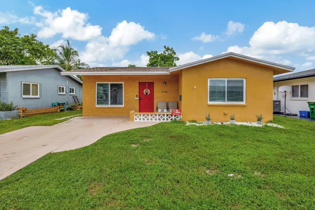 6713 NW 59th Street Tamarac FL 33321