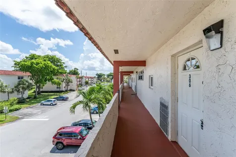 671 S Hollybrook Drive Pembroke Pines FL 33025