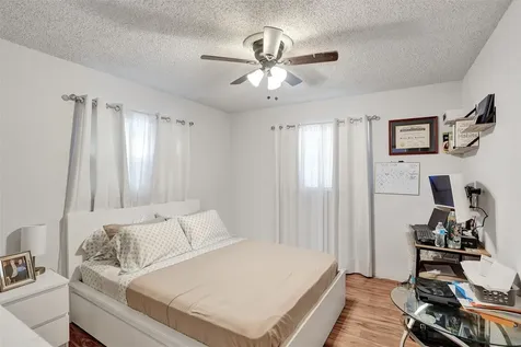 4240 NW 21st Avenue Oakland Park FL 33309
