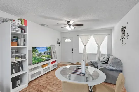 4240 NW 21st Avenue Oakland Park FL 33309