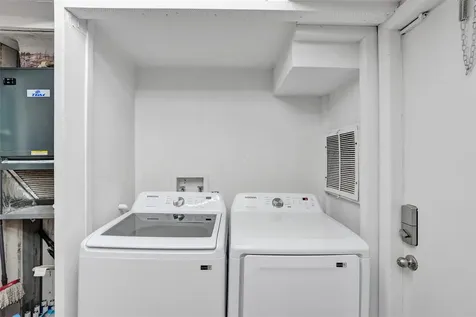 4240 NW 21st Avenue Oakland Park FL 33309