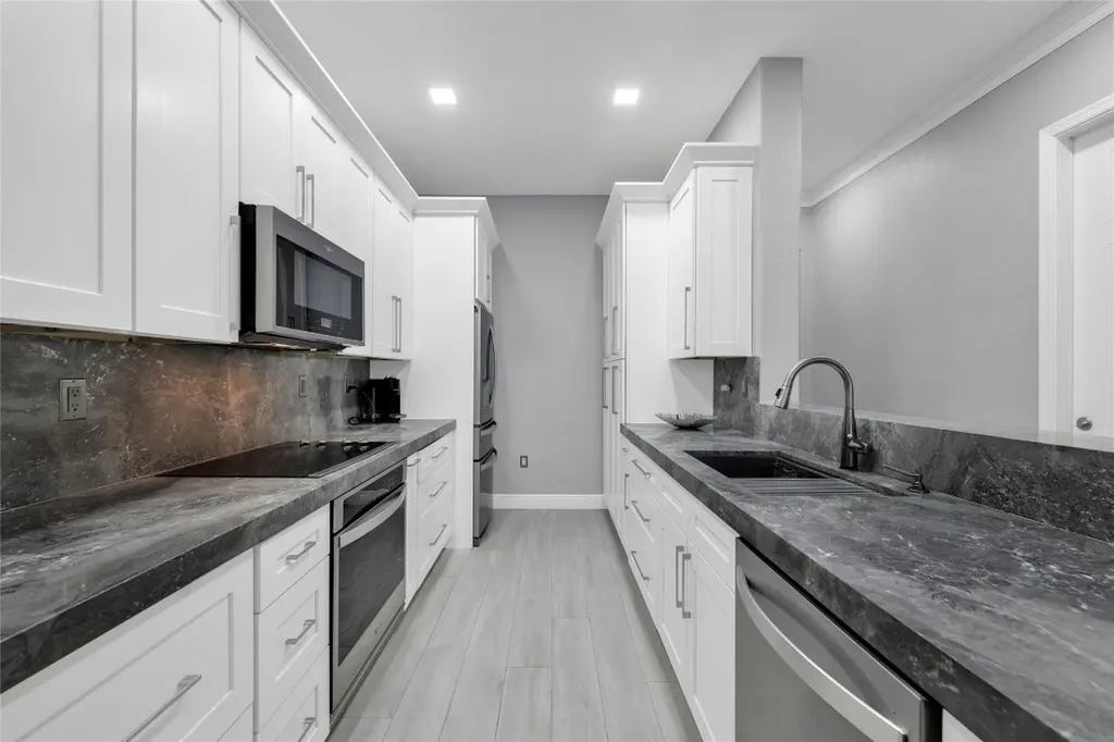 6977 Julia Gardens Drive Coconut Creek FL 33073